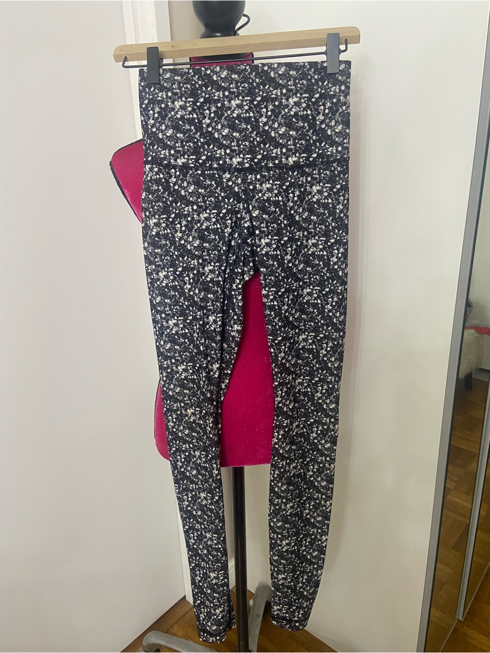 Lululemon leggings 4